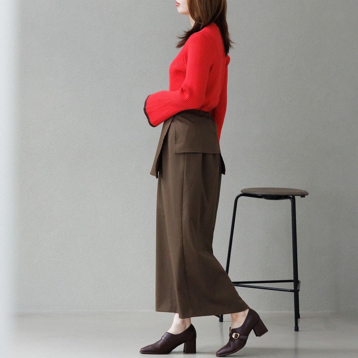 【25AW】ベルトモチーフパンプス/651329