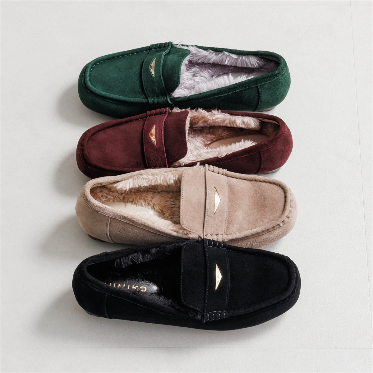 《一部予約／11月上旬入荷予定》【26AW】メタルポイントふわふわモカシン/651332