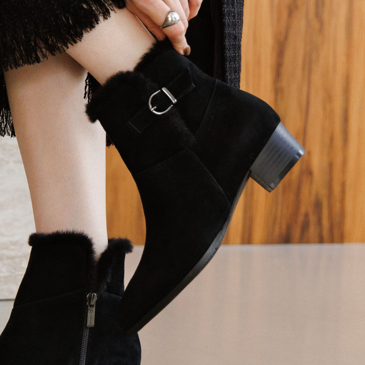 《予約/11月下旬頃入荷予定》バックル2WAYファーブーツ/651415