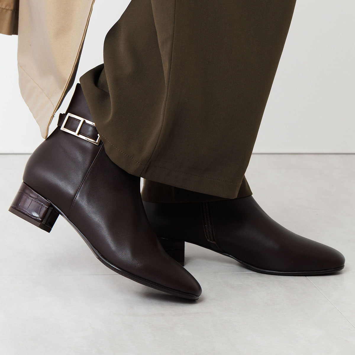 《予約/11月下旬頃入荷予定》スクエアバックルサイドベルトブーツ/651417