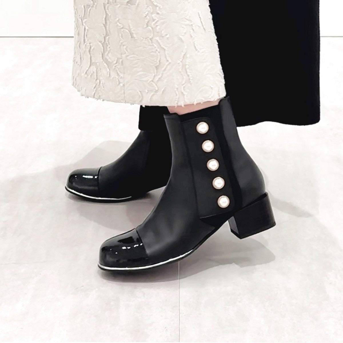 《予約/1月中旬入荷予定》【SALE】パールアクセントサイドゴアブーツ/651425