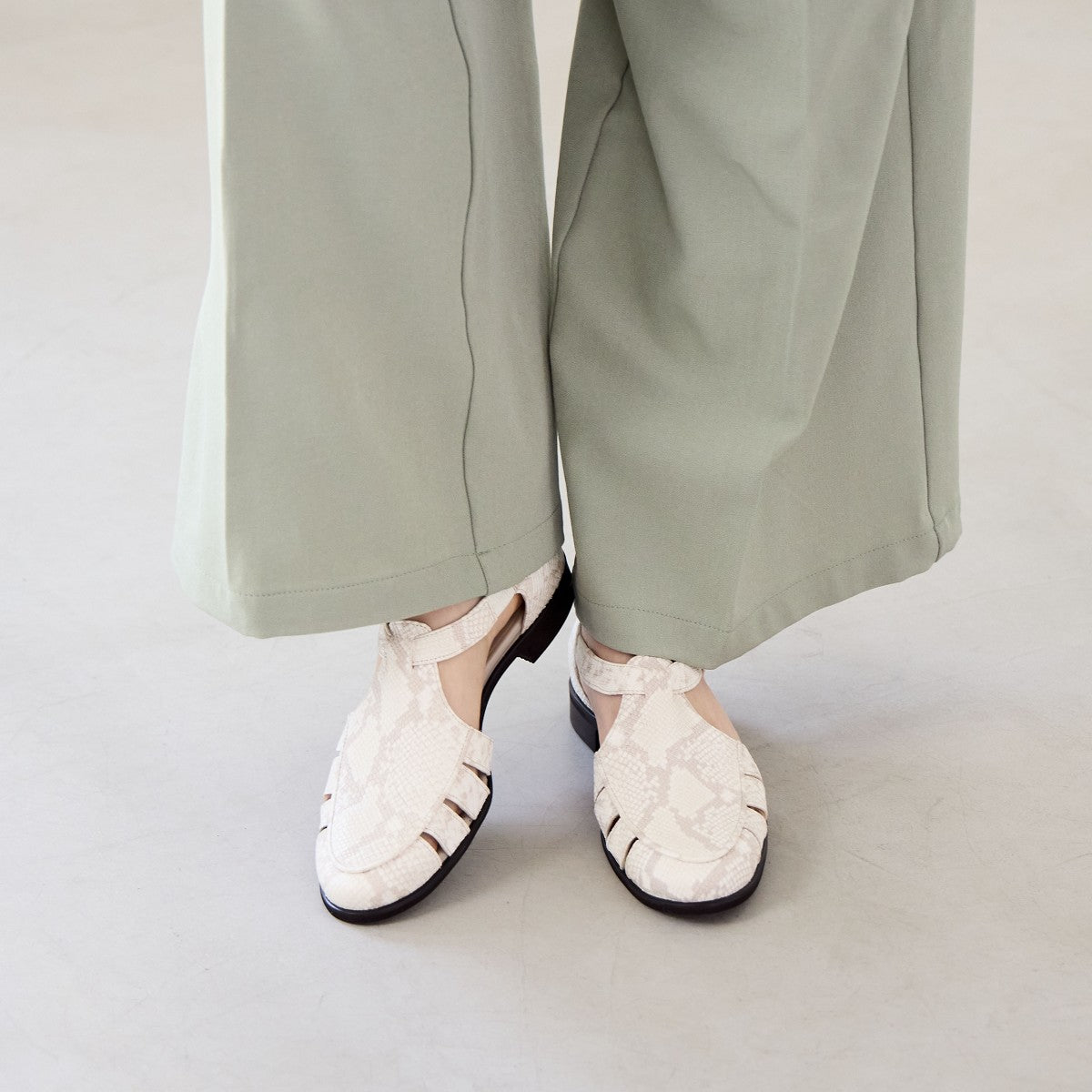 【SALE】Tストラップグルカシューズ/651502