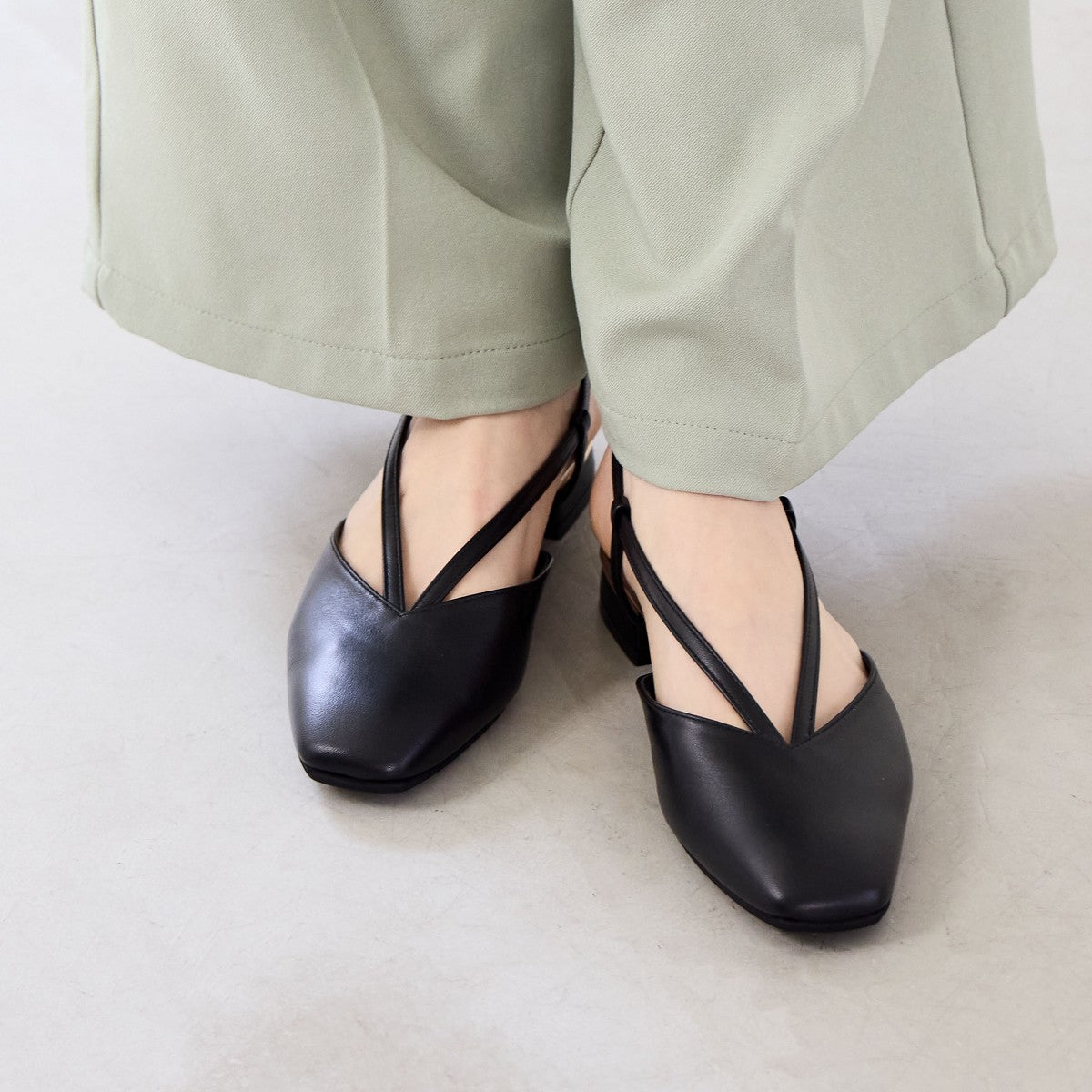 【SALE】スクエアトゥバックストラップパンプス/651505