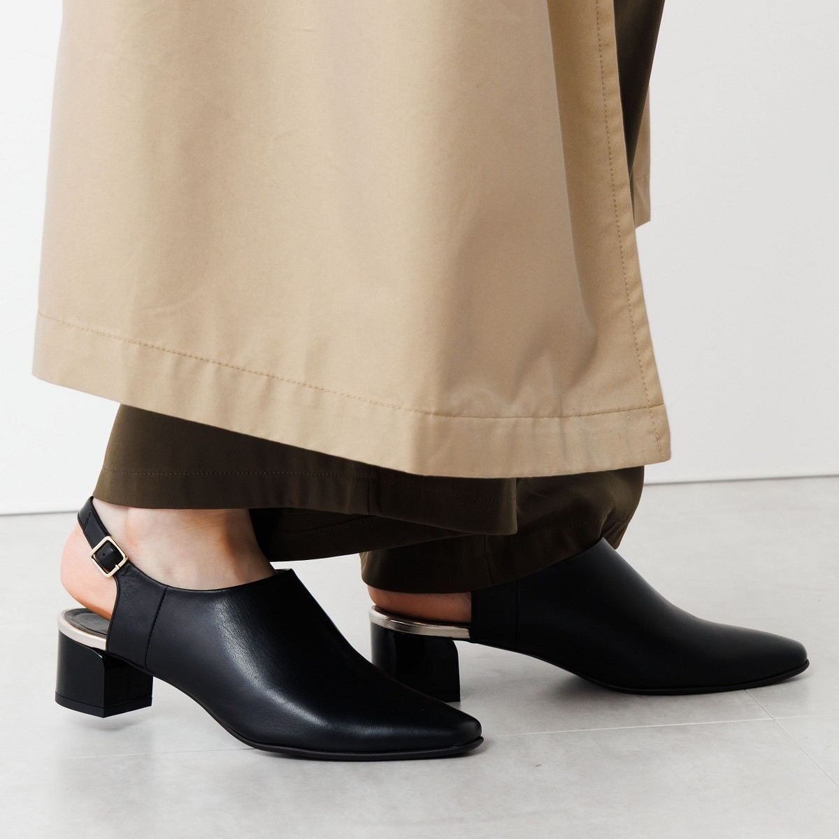 【25AW】ヒールアップカバードシューズ/651514