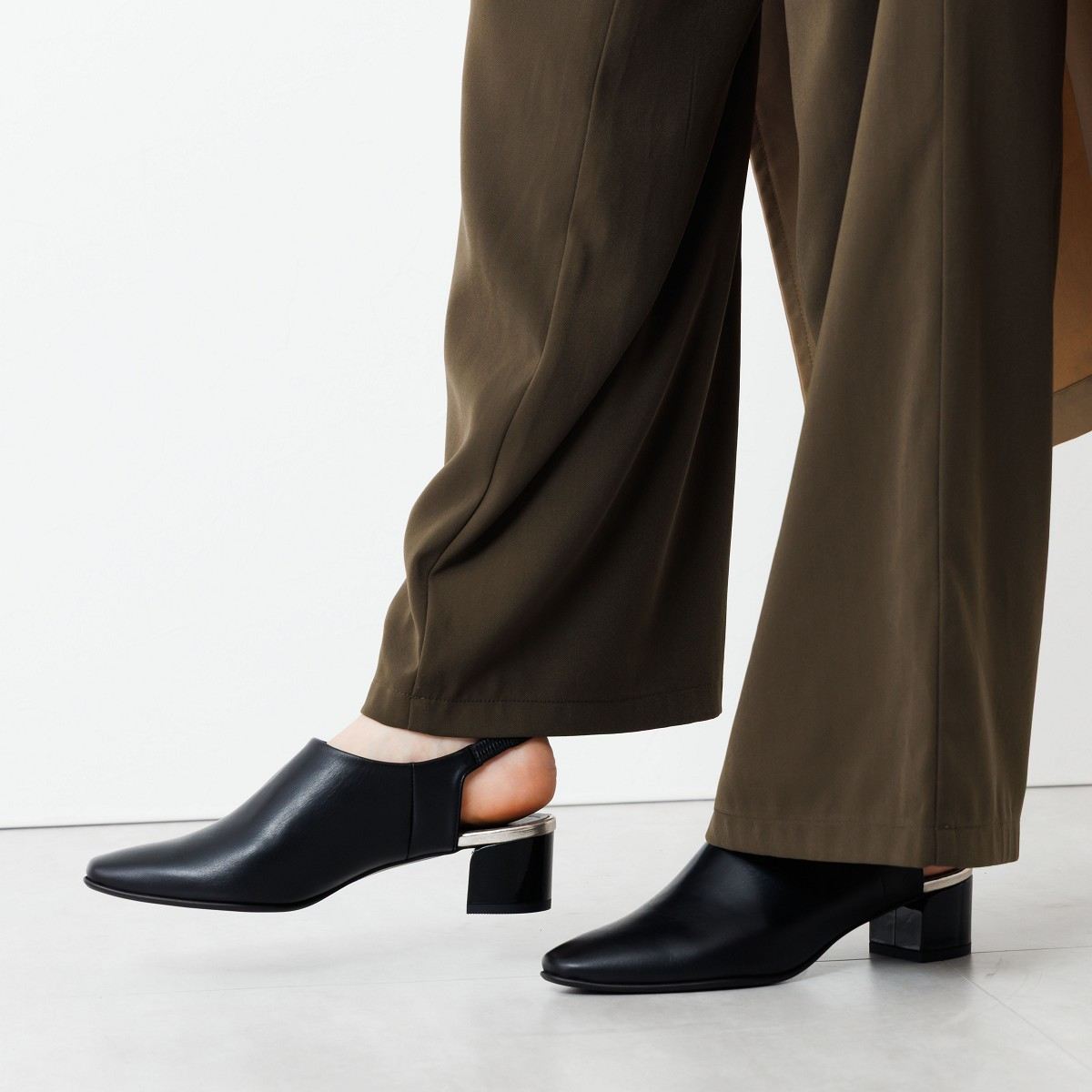 【25AW】ヒールアップカバードシューズ/651514