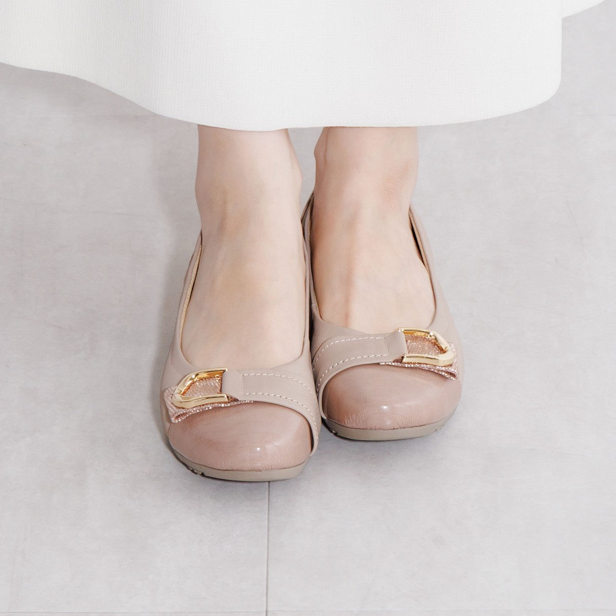 【26SS新色追加】メタルベルトスニーカーパンプス/653301