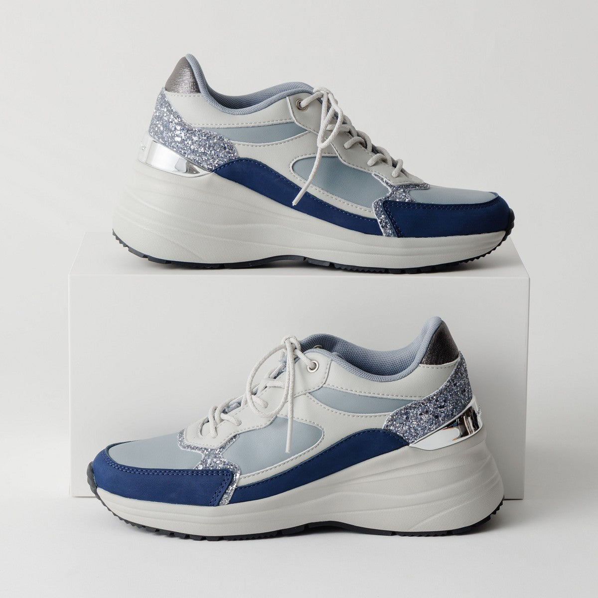 名前と作者忘れました分かる方が購入ください スニーカー | 卑弥呼オンラインショップ