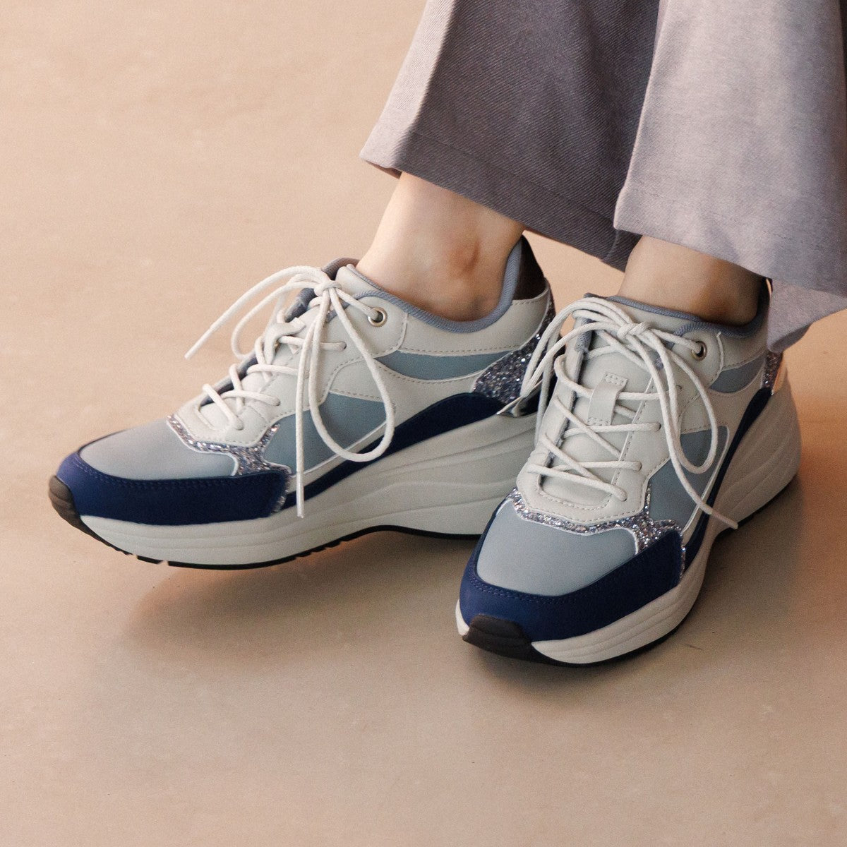 新登場！HIMIKOのレザースニーカー