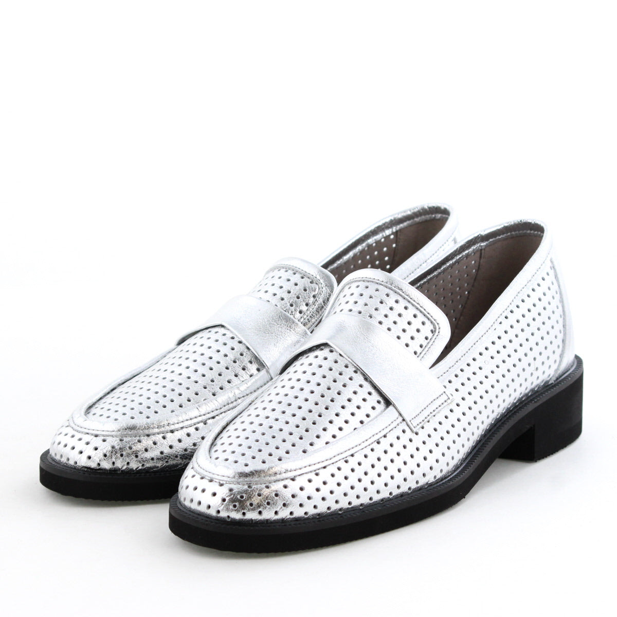 【26SS】パンチングレザーソフトローファー/661105