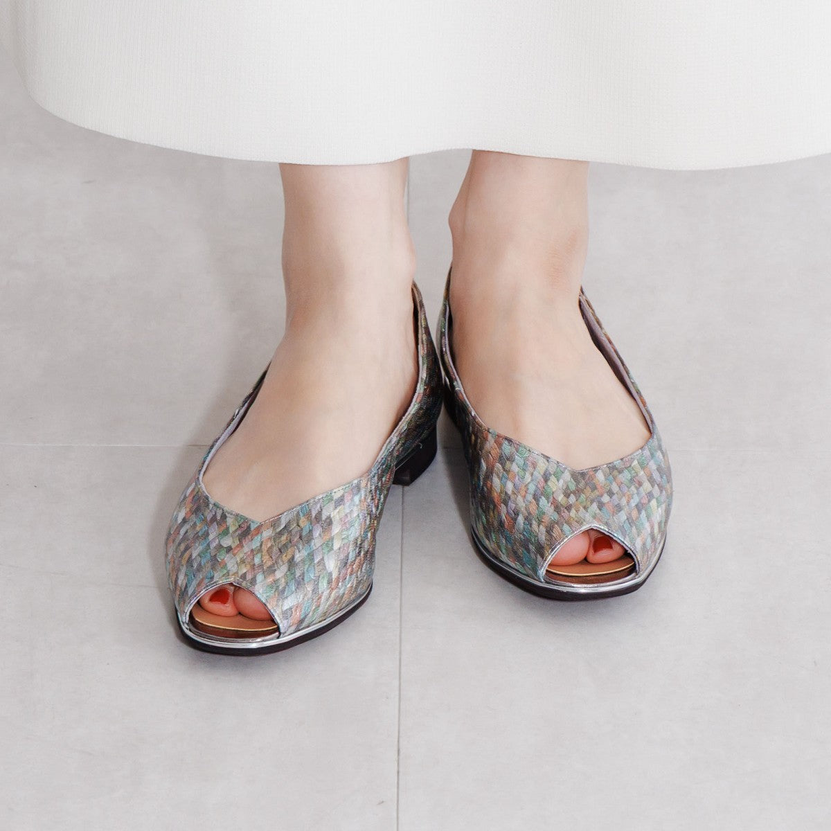 【26SS】ピープトゥフラットパンプス/661117