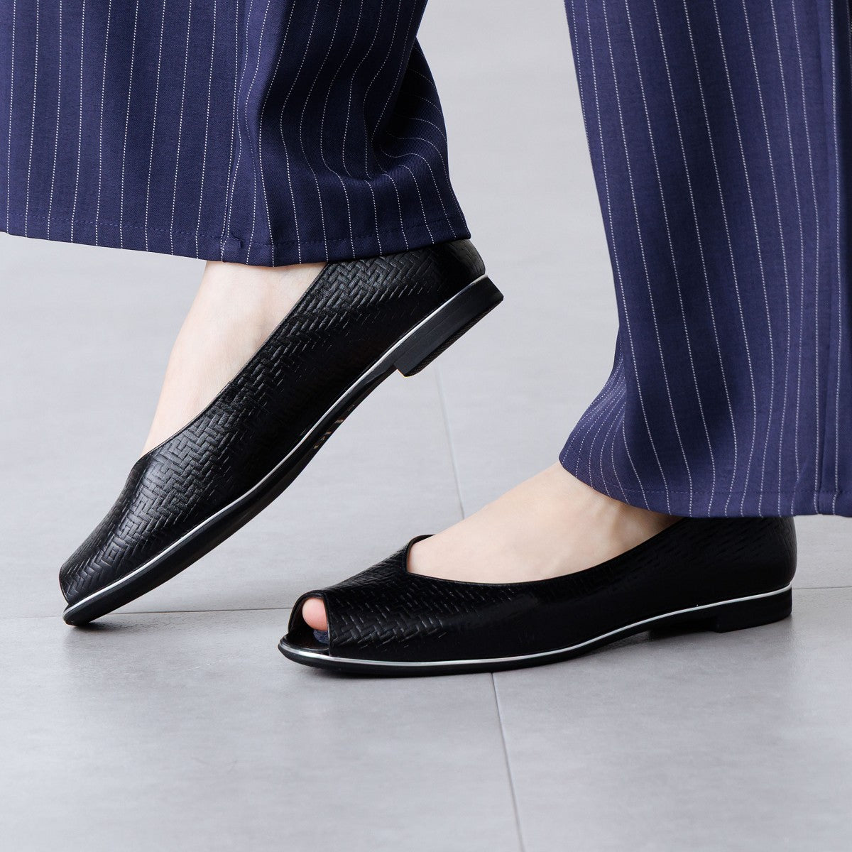 【26SS】ピープトゥフラットパンプス/661117