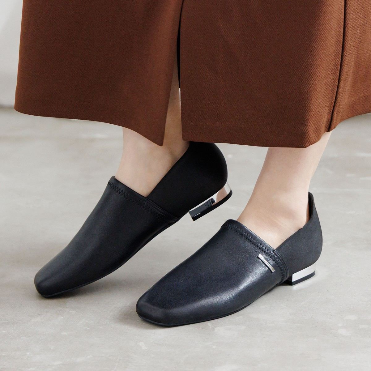 【先行販売】【瞬間フィット】ハンズフリーストレッチレザーパンプス/661118