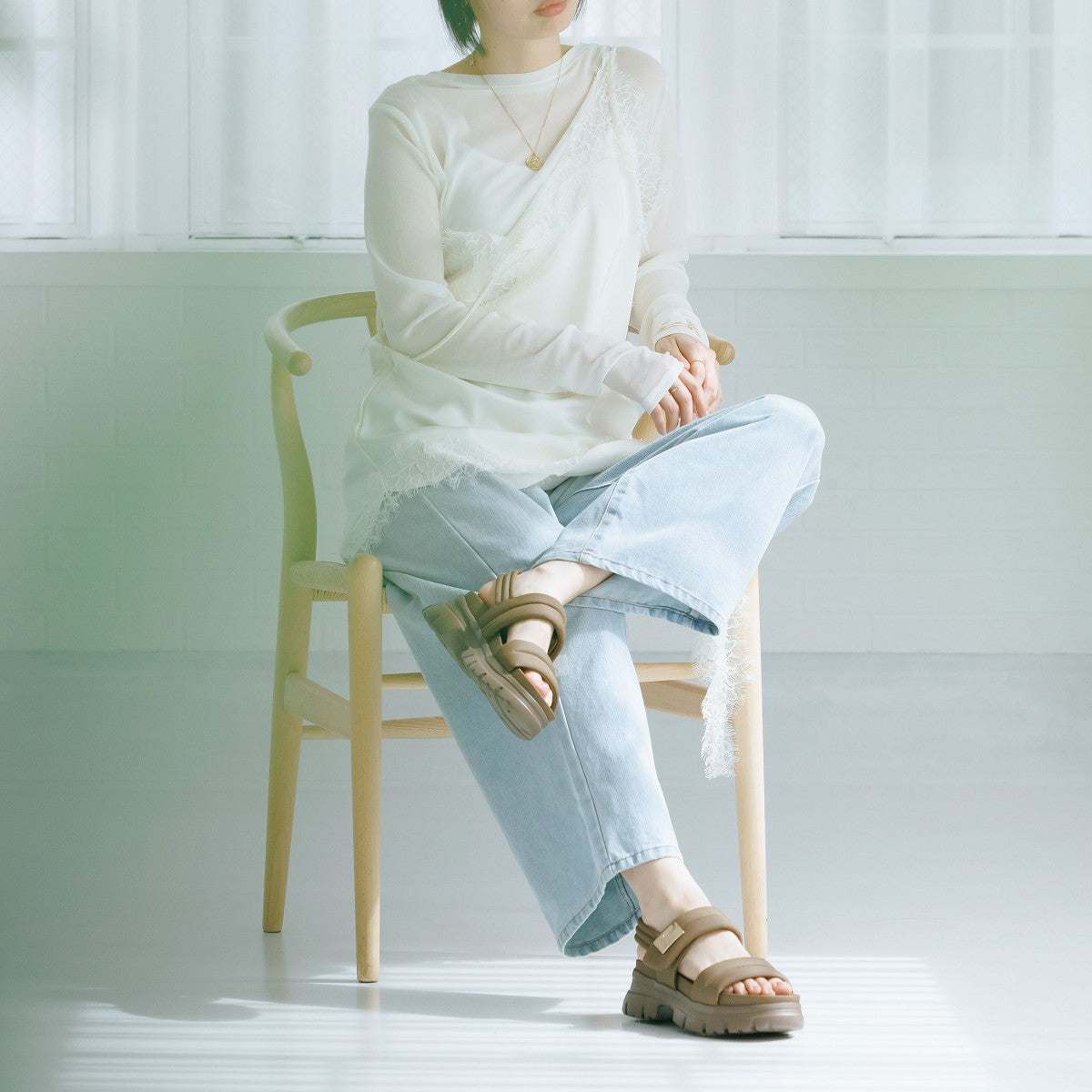 《一部予約/6月下旬入荷予定》【26SS/再入荷】厚底パデットサンダル/661201
