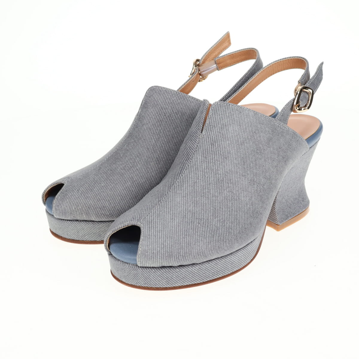 予約/3月上旬入荷予定》ピープトゥカバードサンダル/661206