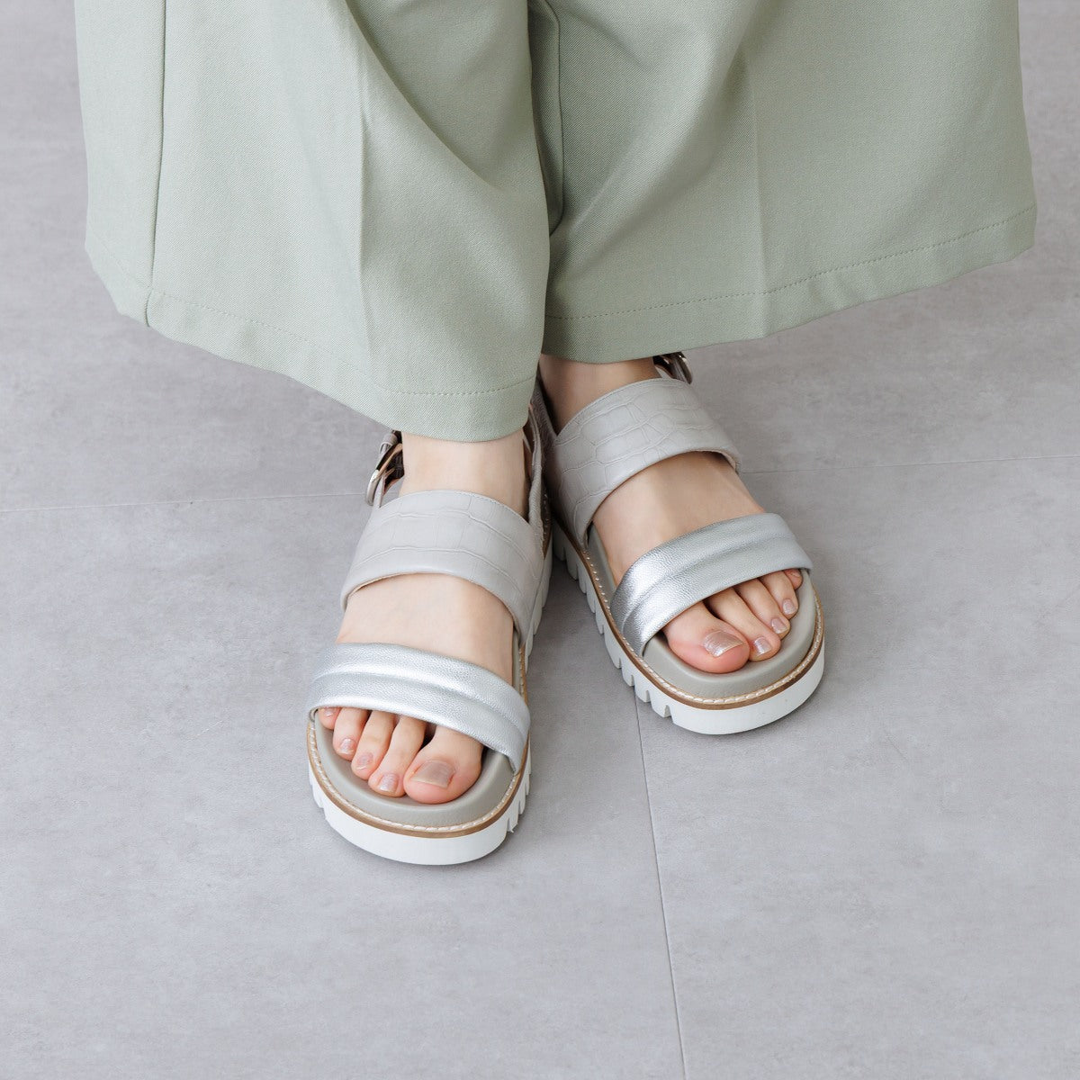 【SALE】【26SS】ウェーブソールフットベットサンダル/661208