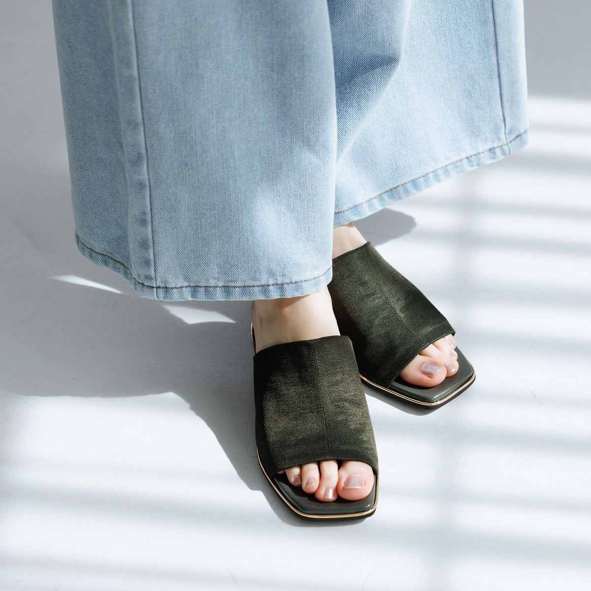 《予約/5月中旬入荷予定》ローヒールストレッチミュール/661216