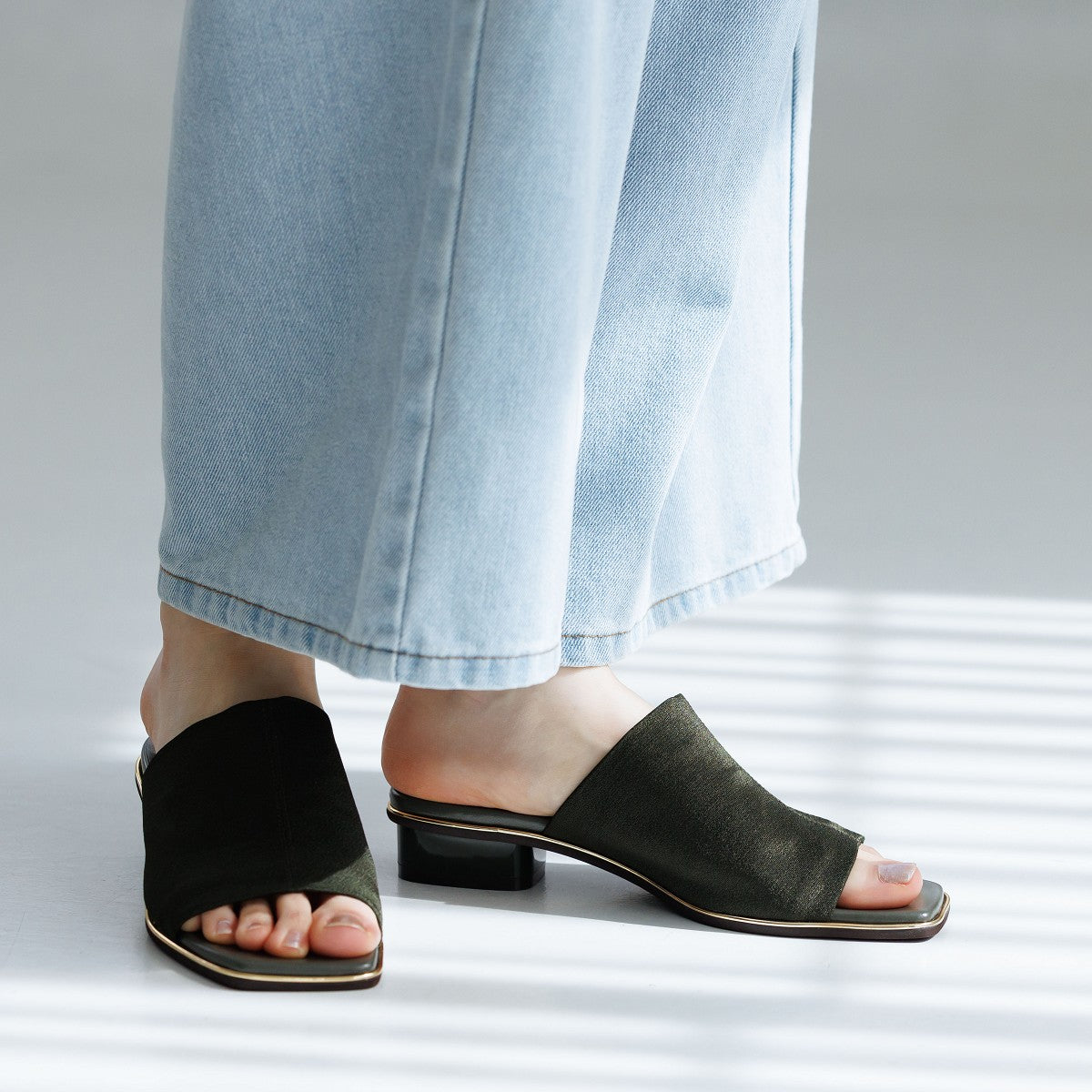 《予約/5月中旬入荷予定》ローヒールストレッチミュール/661216