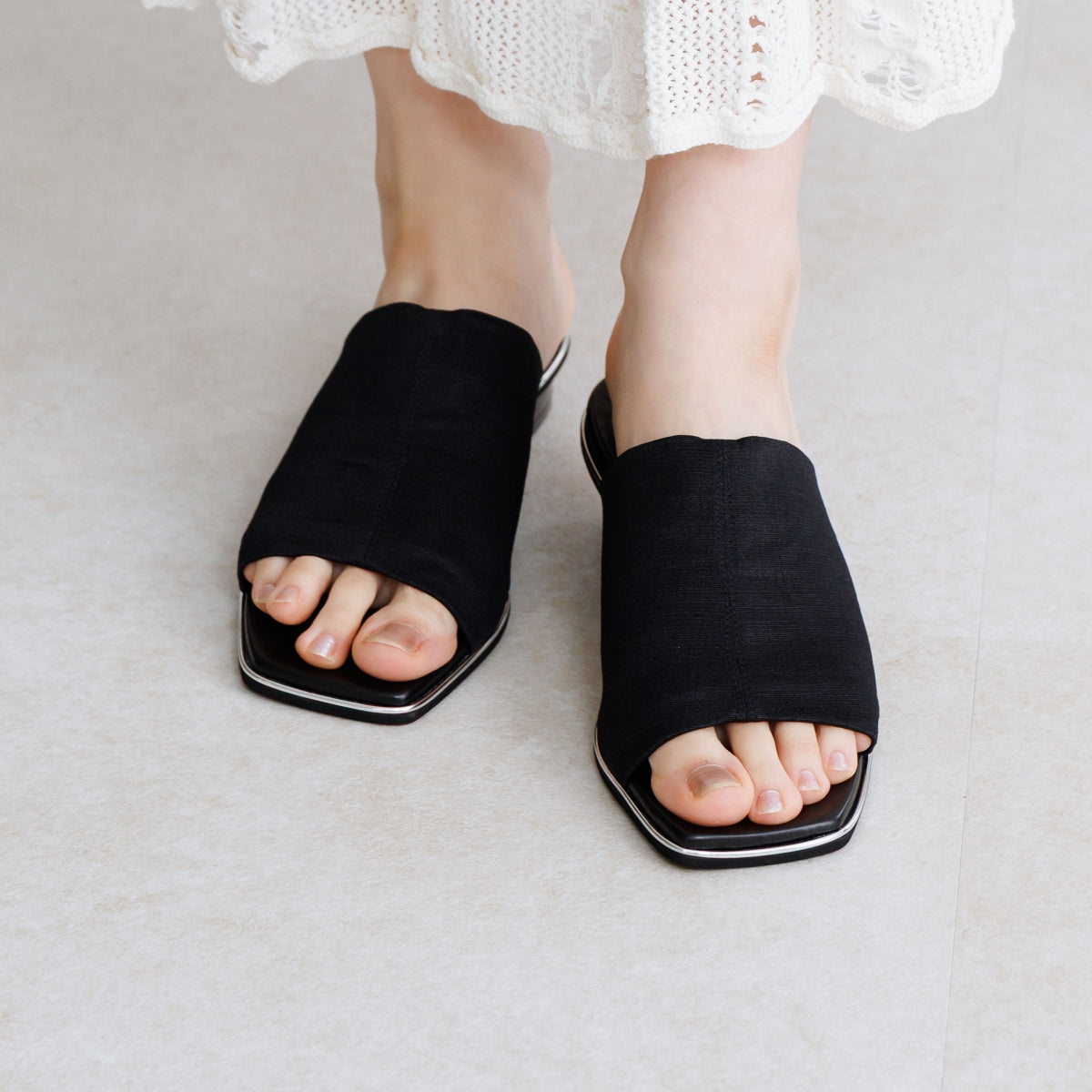 《予約/5月中旬入荷予定》ローヒールストレッチミュール/661216