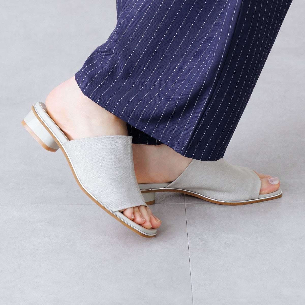 《予約/5月中旬入荷予定》ローヒールストレッチミュール/661216