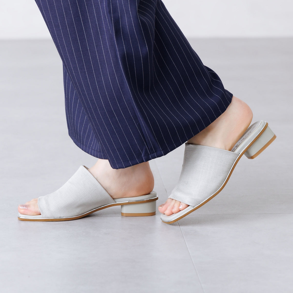 《予約/5月中旬入荷予定》ローヒールストレッチミュール/661216