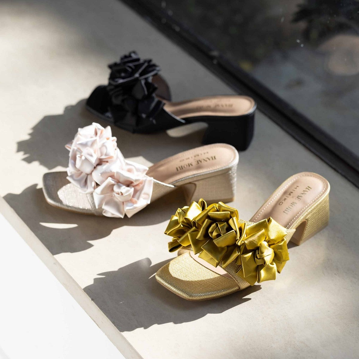 《オンラインショップ限定先行予約販売/4月中旬入荷予定》HANAE MORI×HIMIKO フラワーフリルミュール/661226