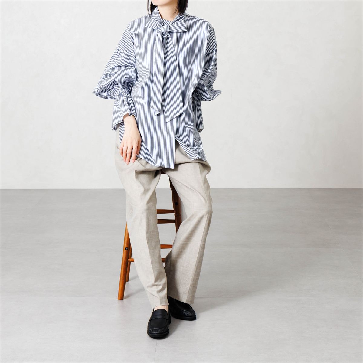 【26AW】ソフトギャザーローファー/661303