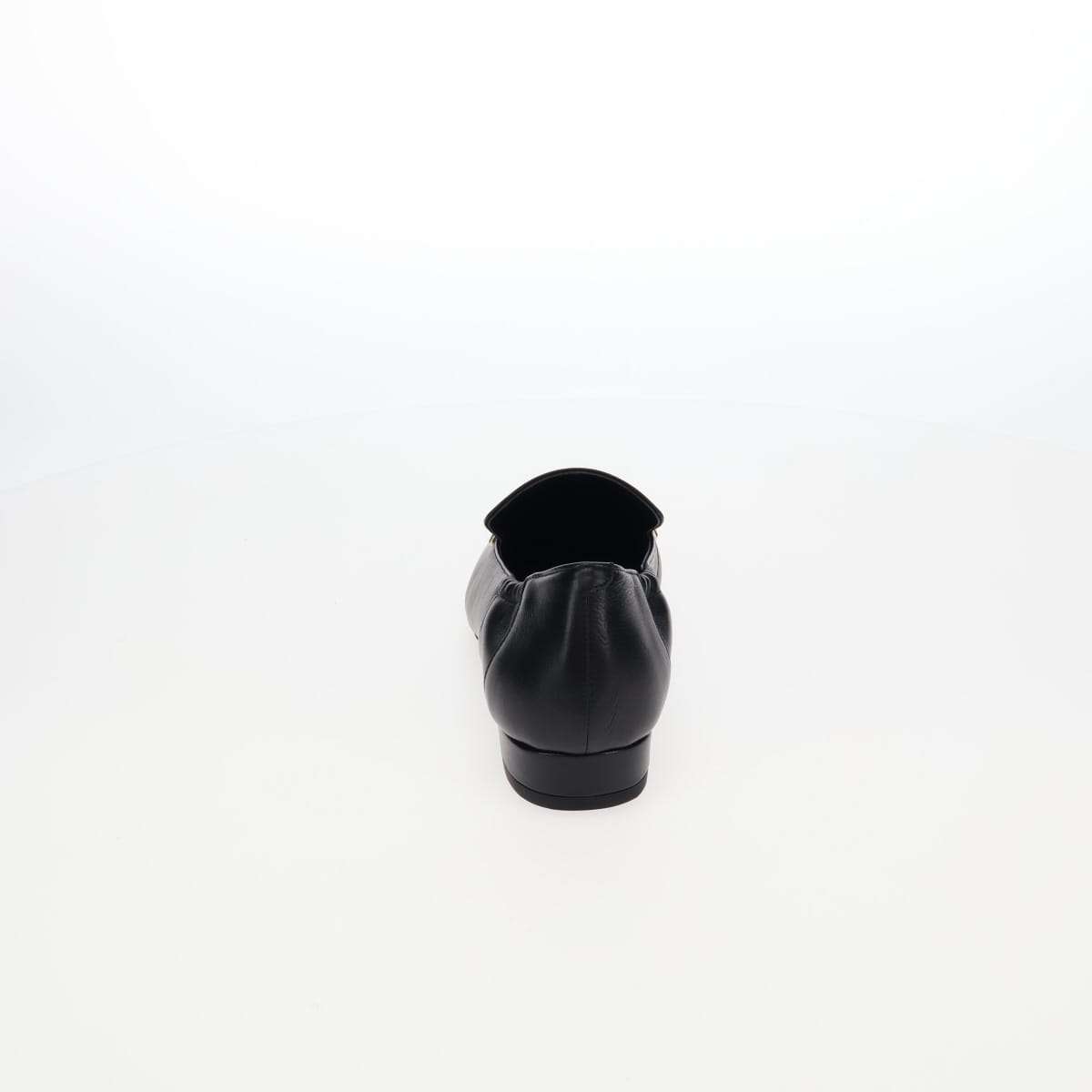 【26AW】カカトシャーリングメタルポイントローファー/661305