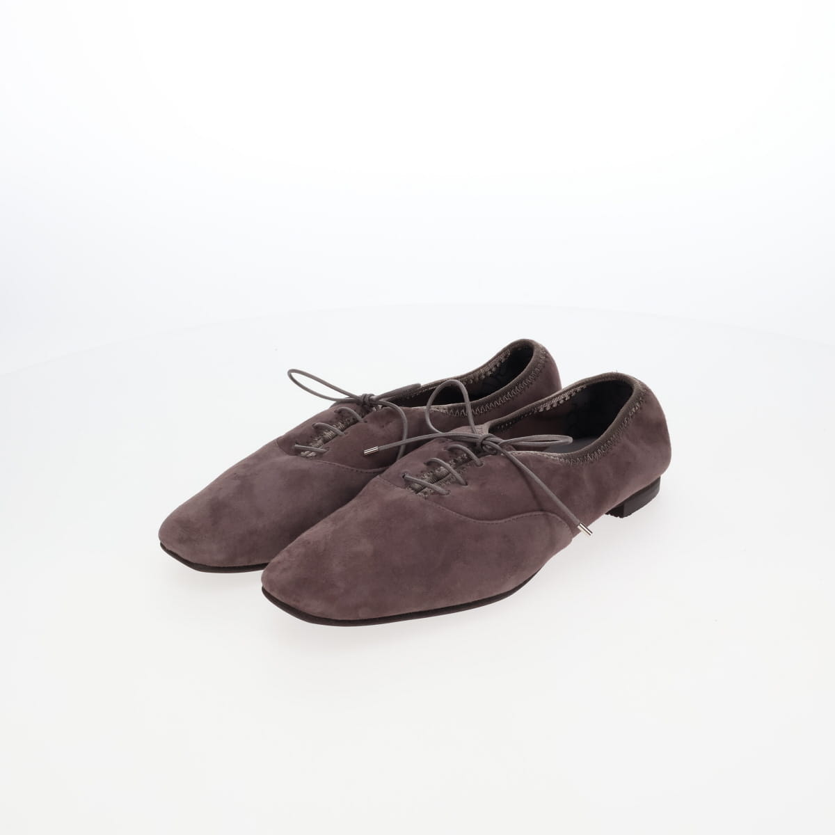 《予約／10月上旬入荷予定》【26AW】スクエアトゥレースアップフラットシューズ/661316