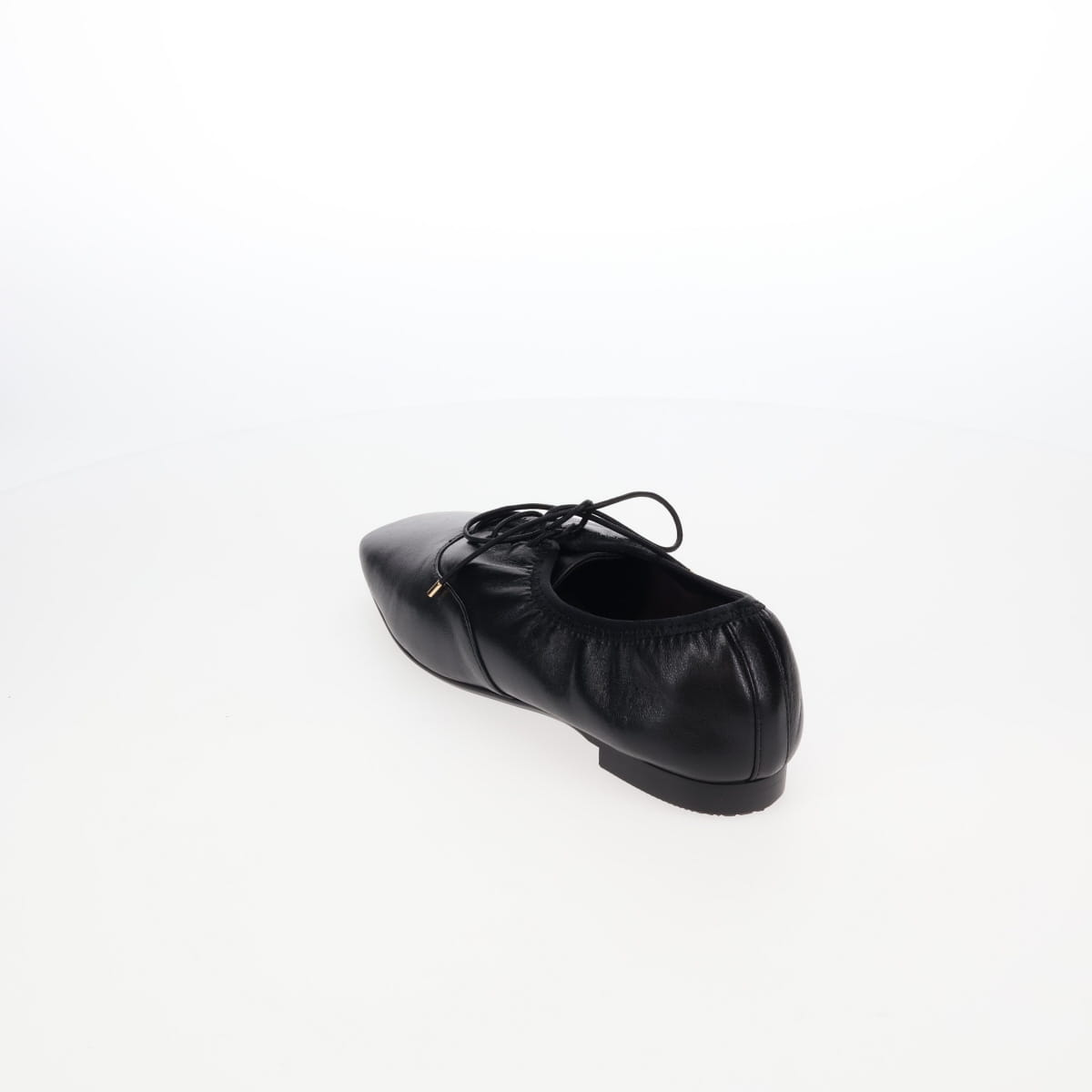 《予約／10月上旬入荷予定》【26AW】スクエアトゥレースアップフラットシューズ/661316