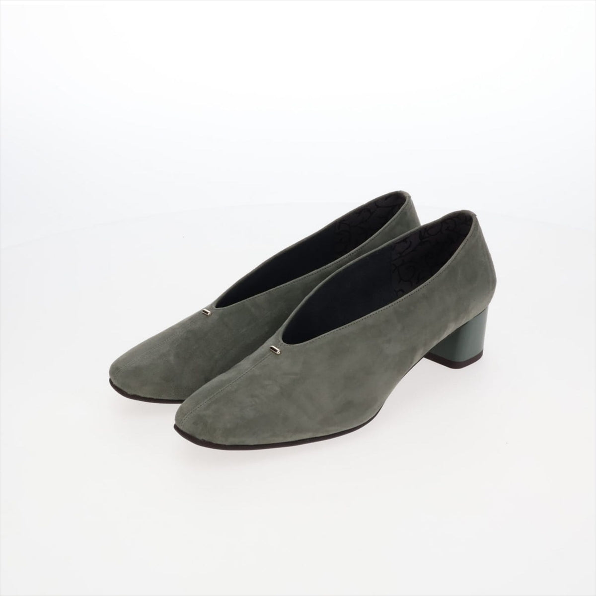 《予約／9月上旬入荷予定》【26AW】4cmヒールメタルポイントパンプス/661325