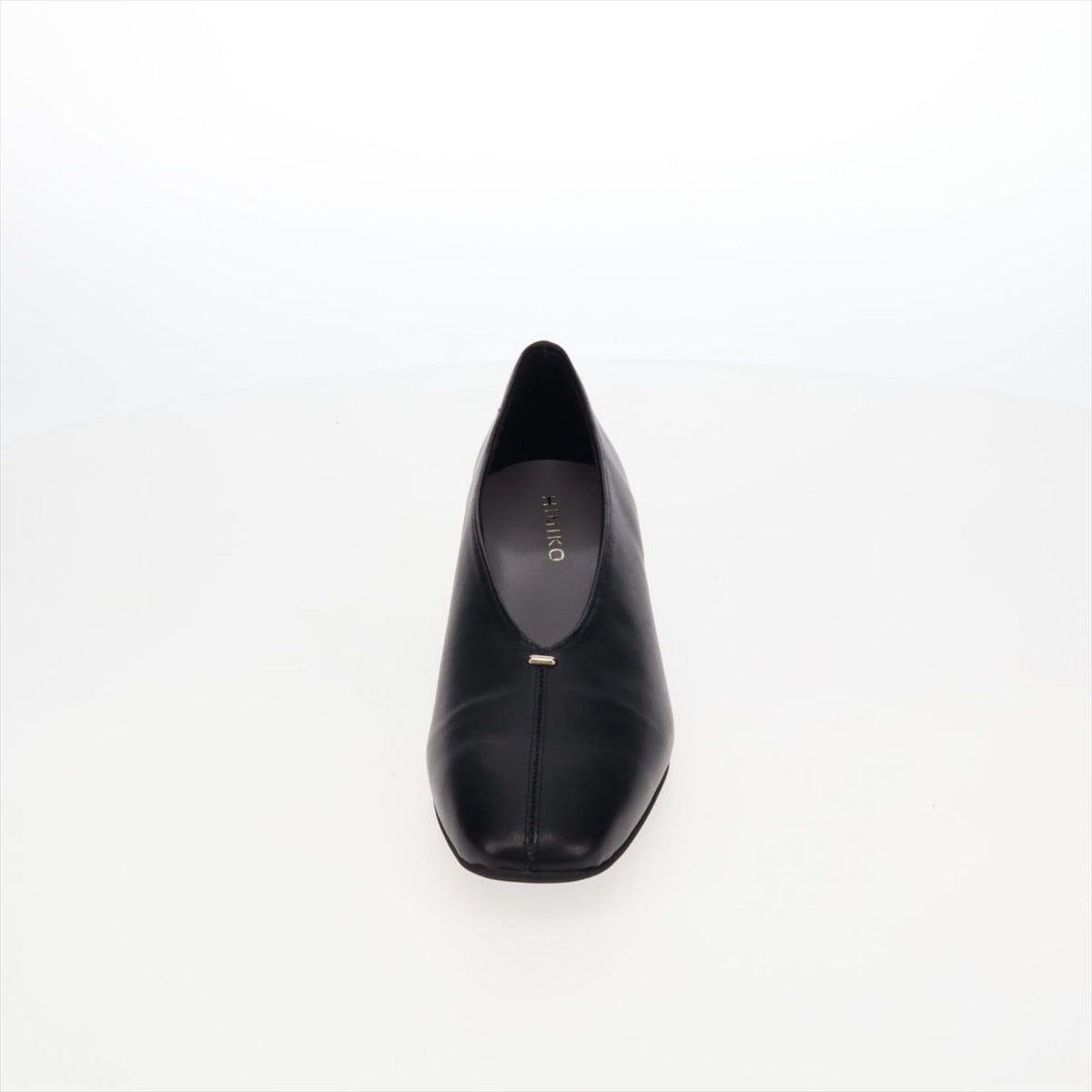 《予約／9月上旬入荷予定》【26AW】4cmヒールメタルポイントパンプス/661325