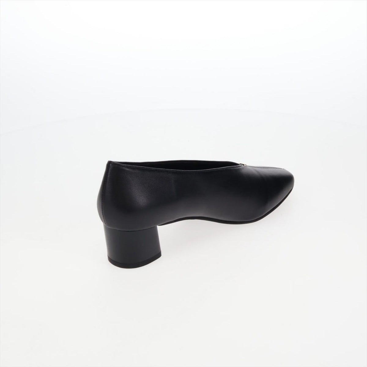 《予約／9月上旬入荷予定》【26AW】4cmヒールメタルポイントパンプス/661325