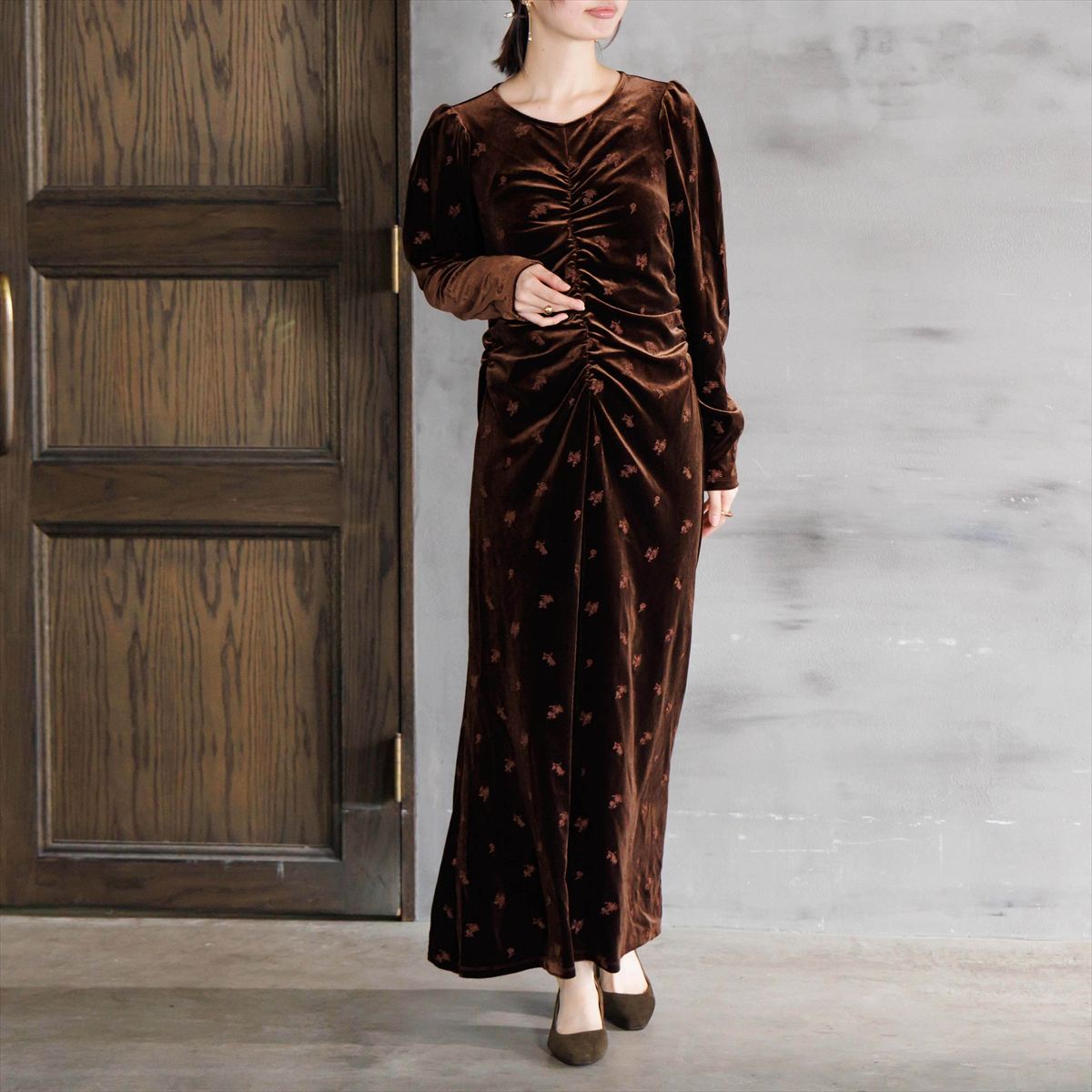 【26AW】4cmヒールスクエアトゥパンプス/661326