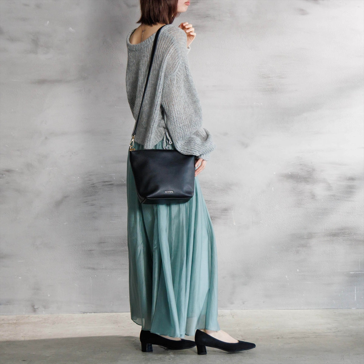 【26AW】4cmヒールスクエアトゥパンプス/661326