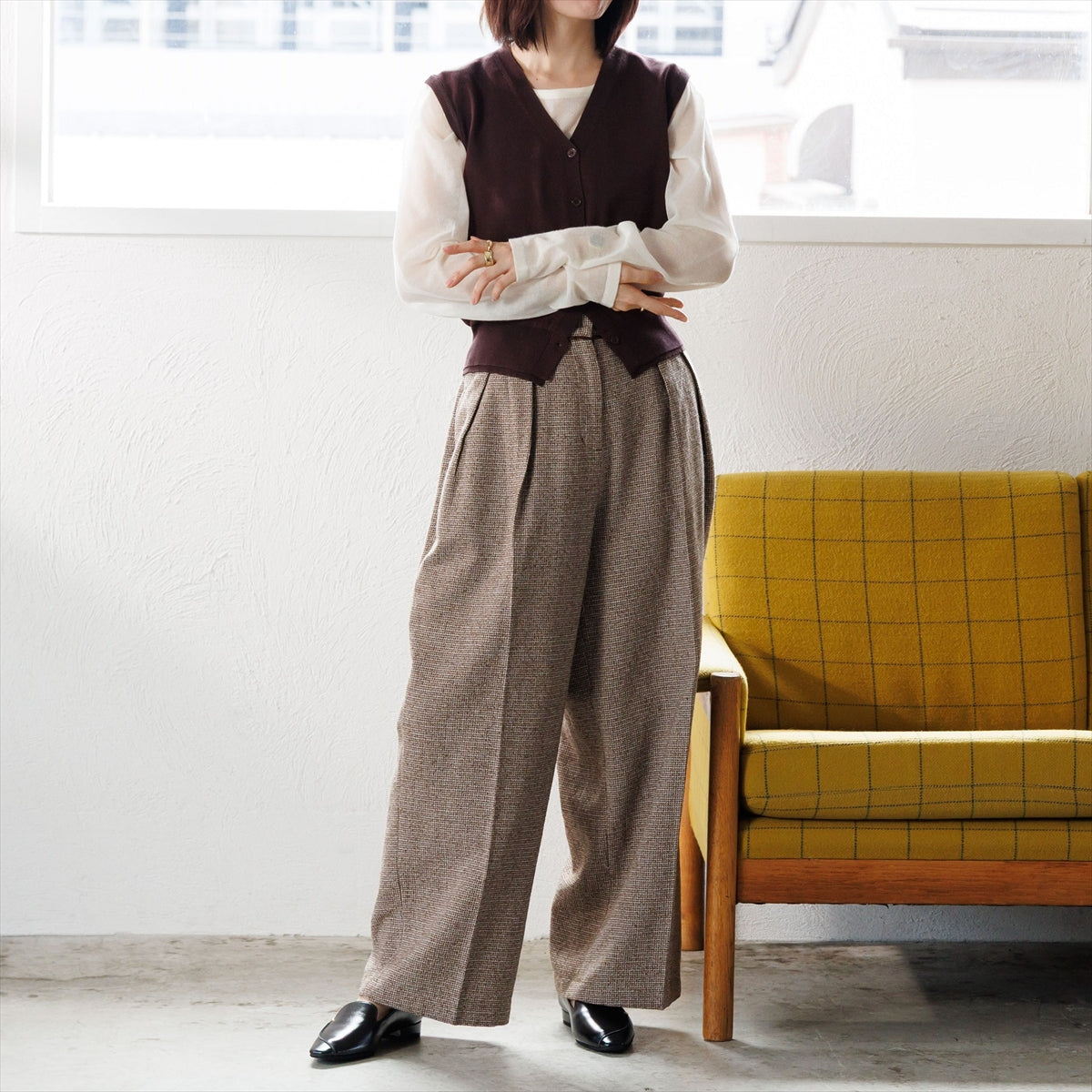 【26AW】メタルポイントアシンメトリーローヒールシューズ/661327