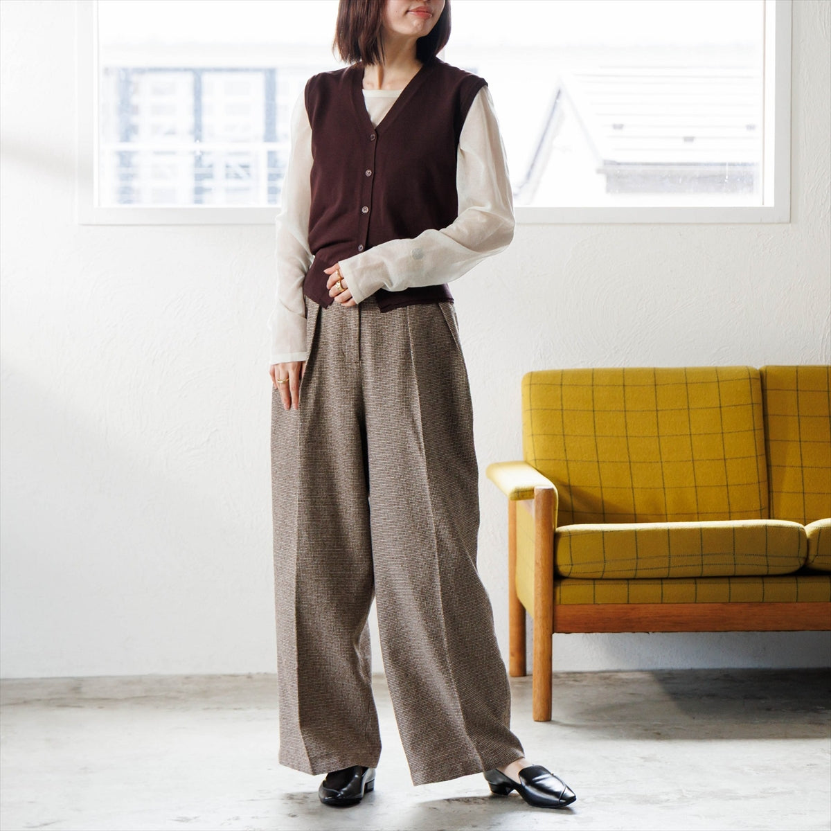 【26AW】メタルポイントアシンメトリーローヒールシューズ/661327