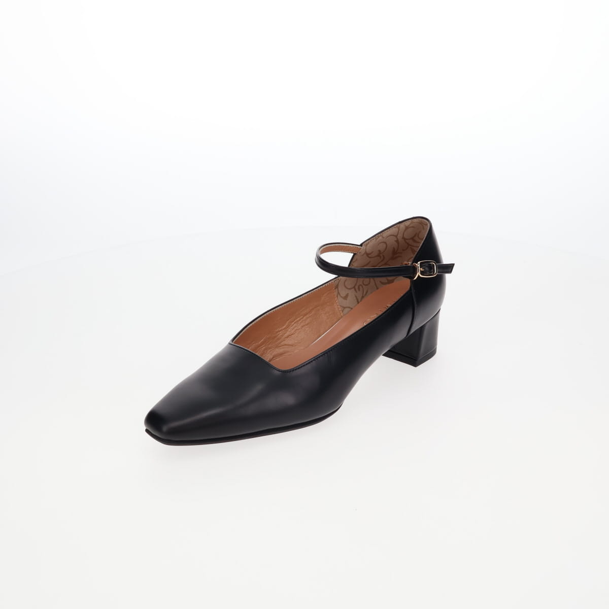 《予約／9月中旬入荷予定》【26AW】スクエアカットアンクルストラップパンプス/661328