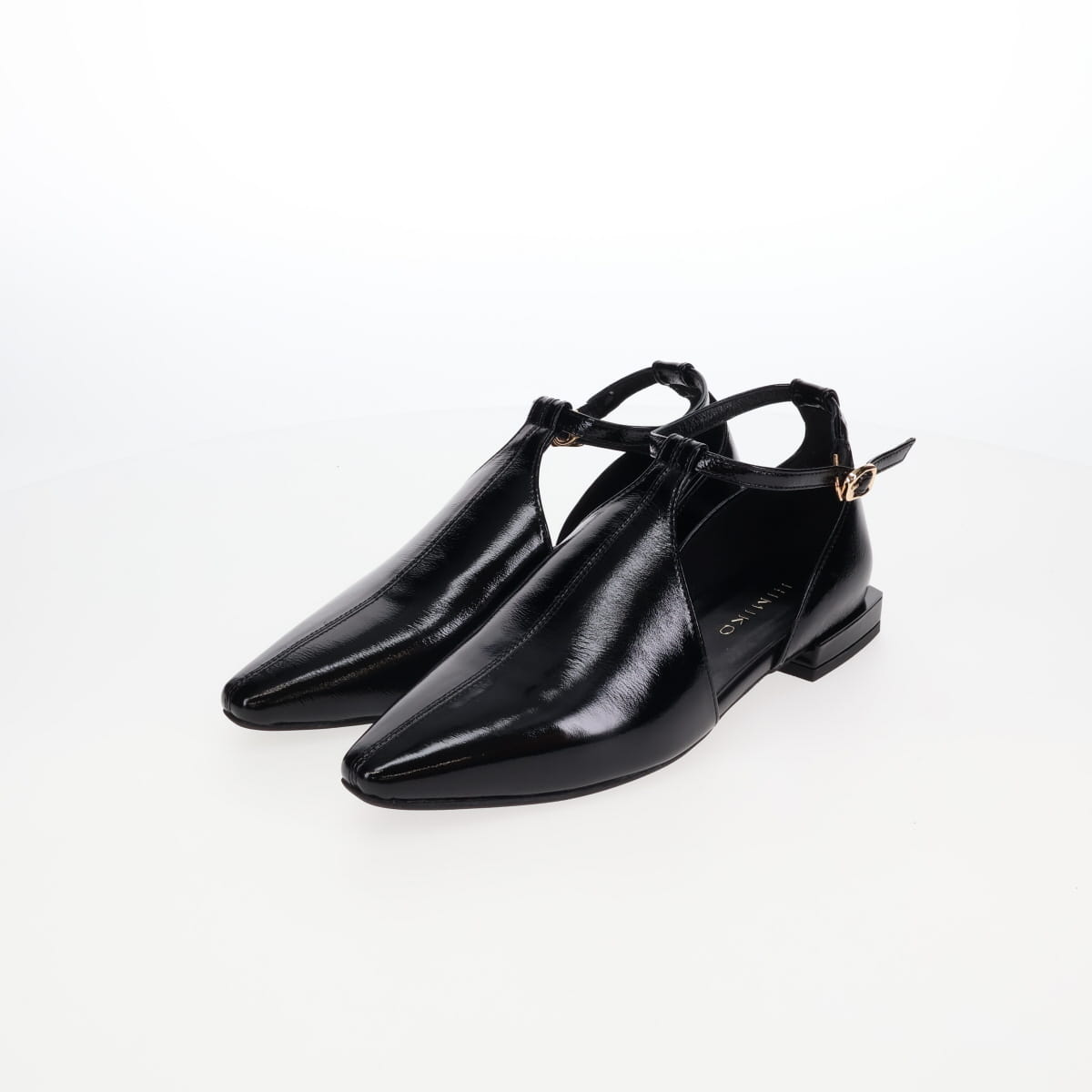 【26AW】Tストラップローヒールセパレートパンプス/661330