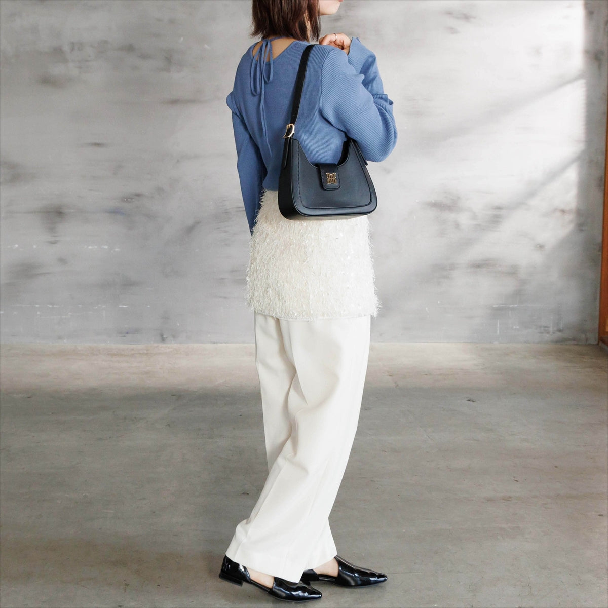 【26AW】Tストラップローヒールセパレートパンプス/661330
