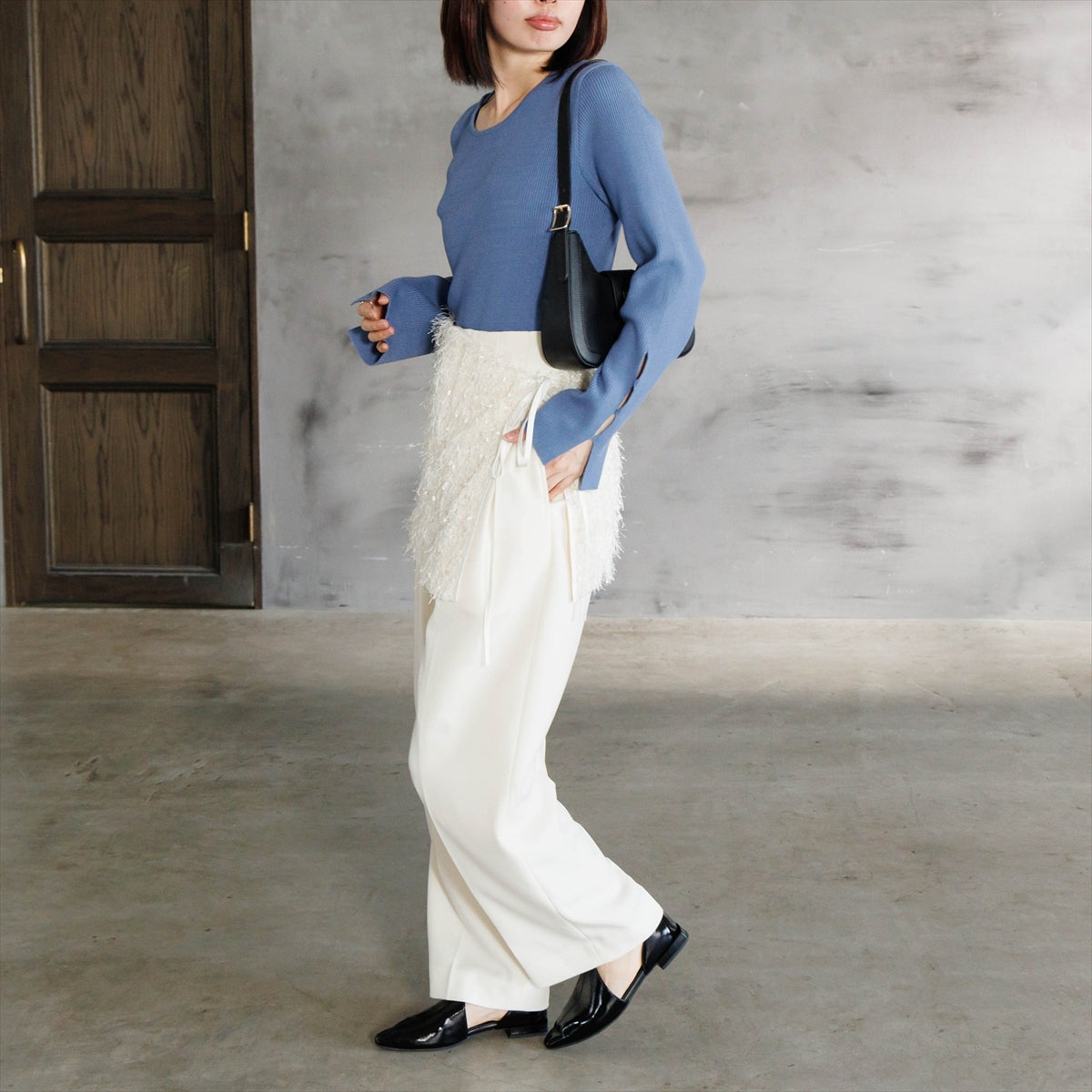 【26AW】Tストラップローヒールセパレートパンプス/661330