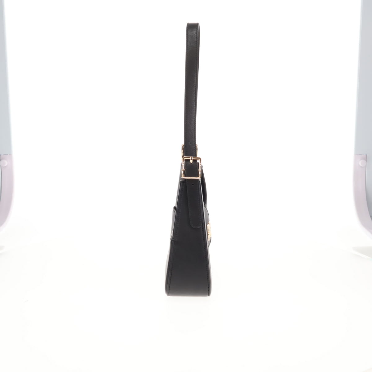 《予約／9月下旬入荷予定》【26AW】シグネチャーワンハンドルバッグ/661382
