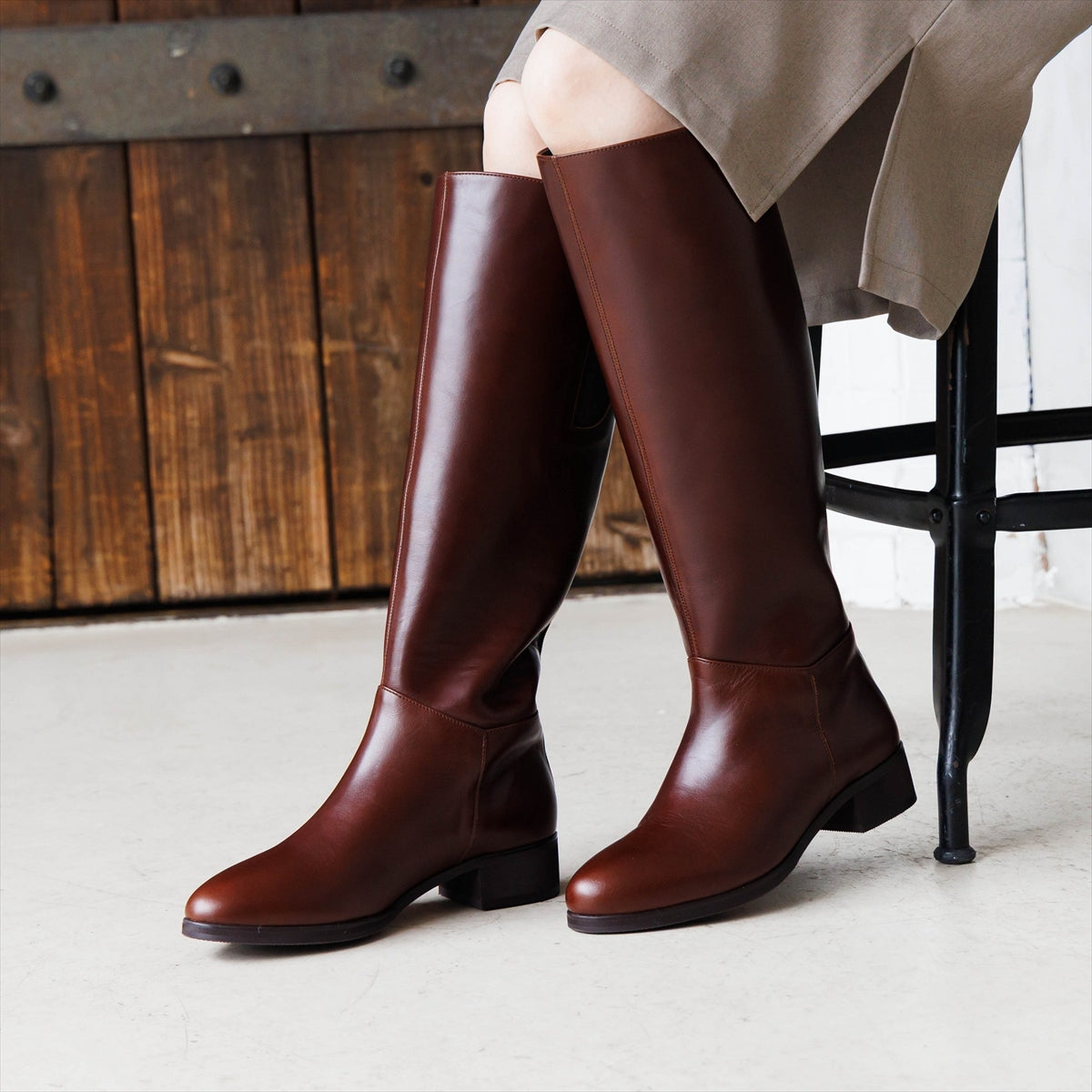 《予約／11月上旬入荷予定》【26AW】バックファスナーロングブーツ/661419