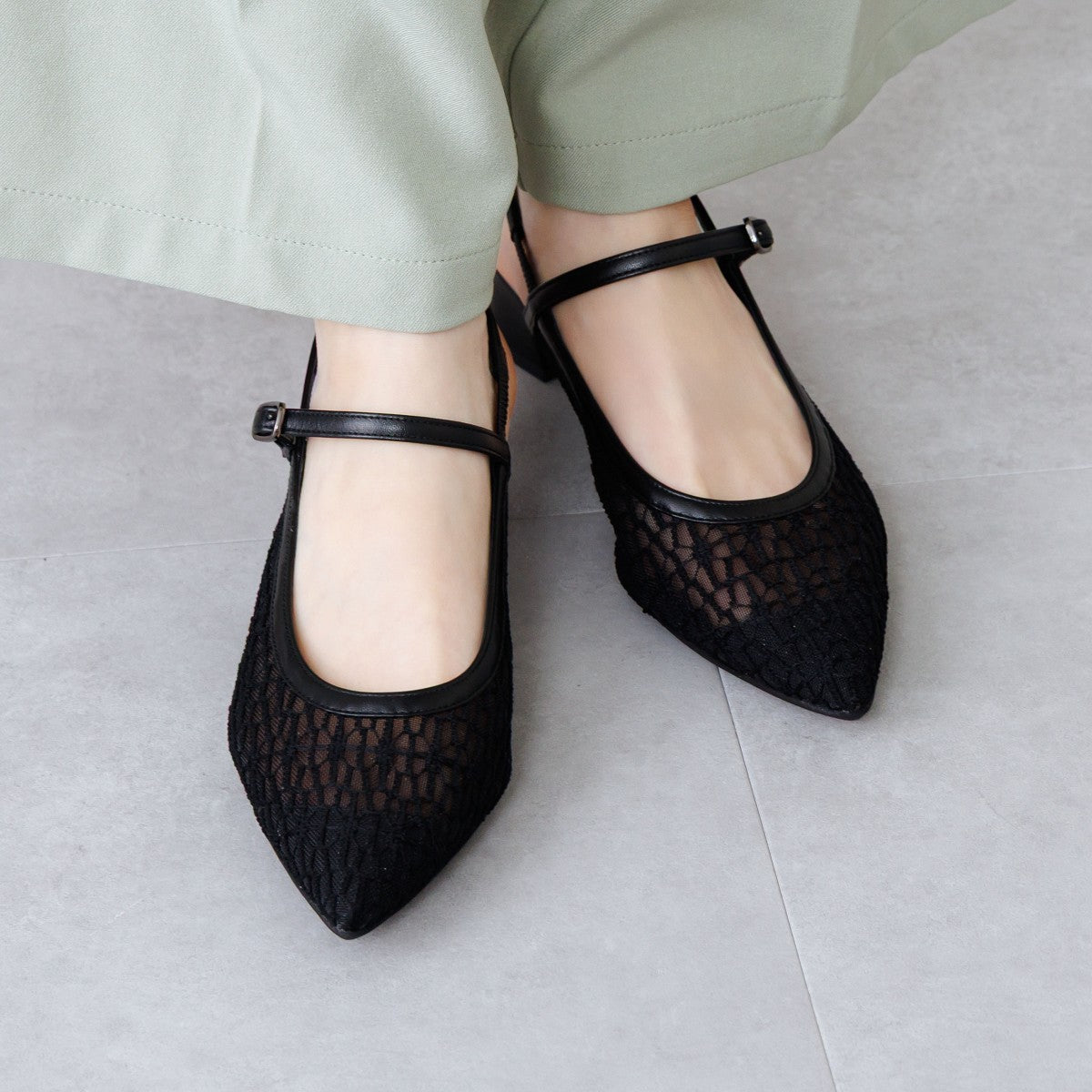 【26SS】ポインテッドトゥチュールバックストラップ/661505