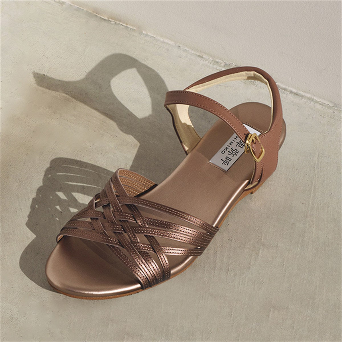 《予約/4月下旬入荷予定》マルチストラップサンダル/663203