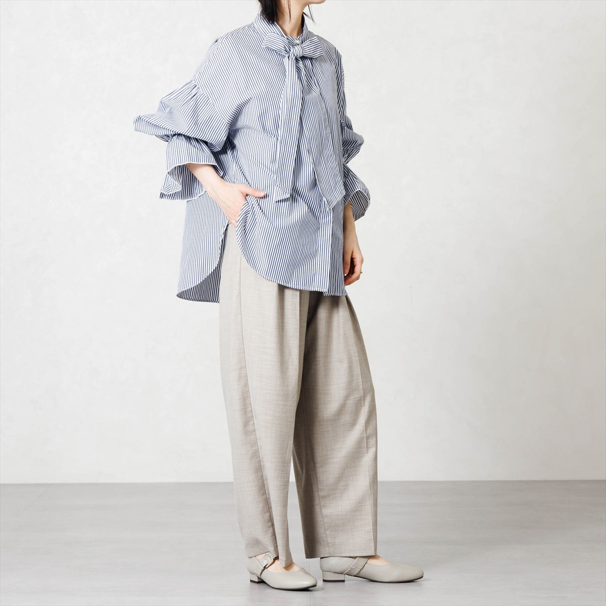 《予約／9月上旬入荷予定》【26AW】2WAYベルトデザインバブーシュ/663302