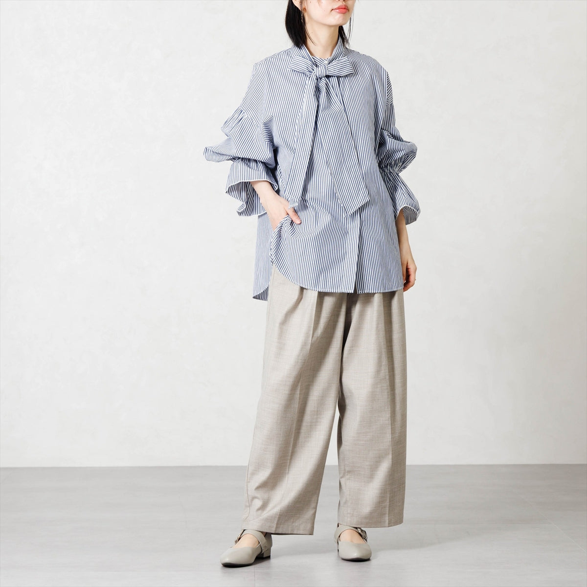 《予約／9月上旬入荷予定》【26AW】2WAYベルトデザインバブーシュ/663302