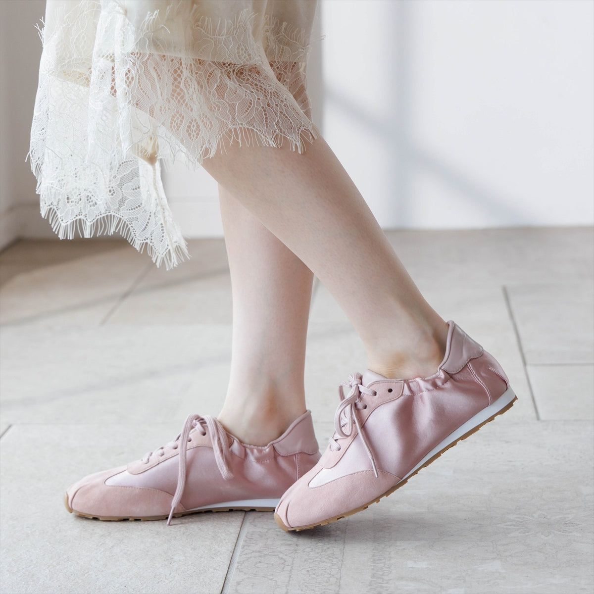 【26AW】2WAYレースフラットスニーカー/667102
