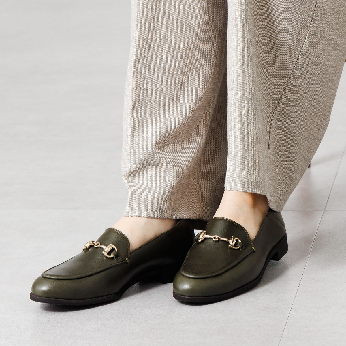 【26AW新色追加】バブーシュビットローファー/651304